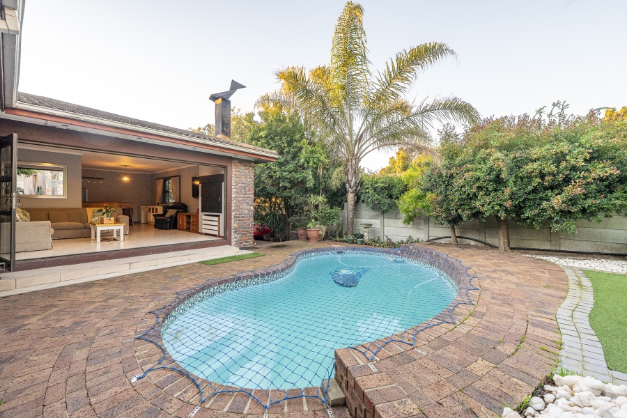 5 Bedroom Property for Sale in Protea Heights Western Cape
